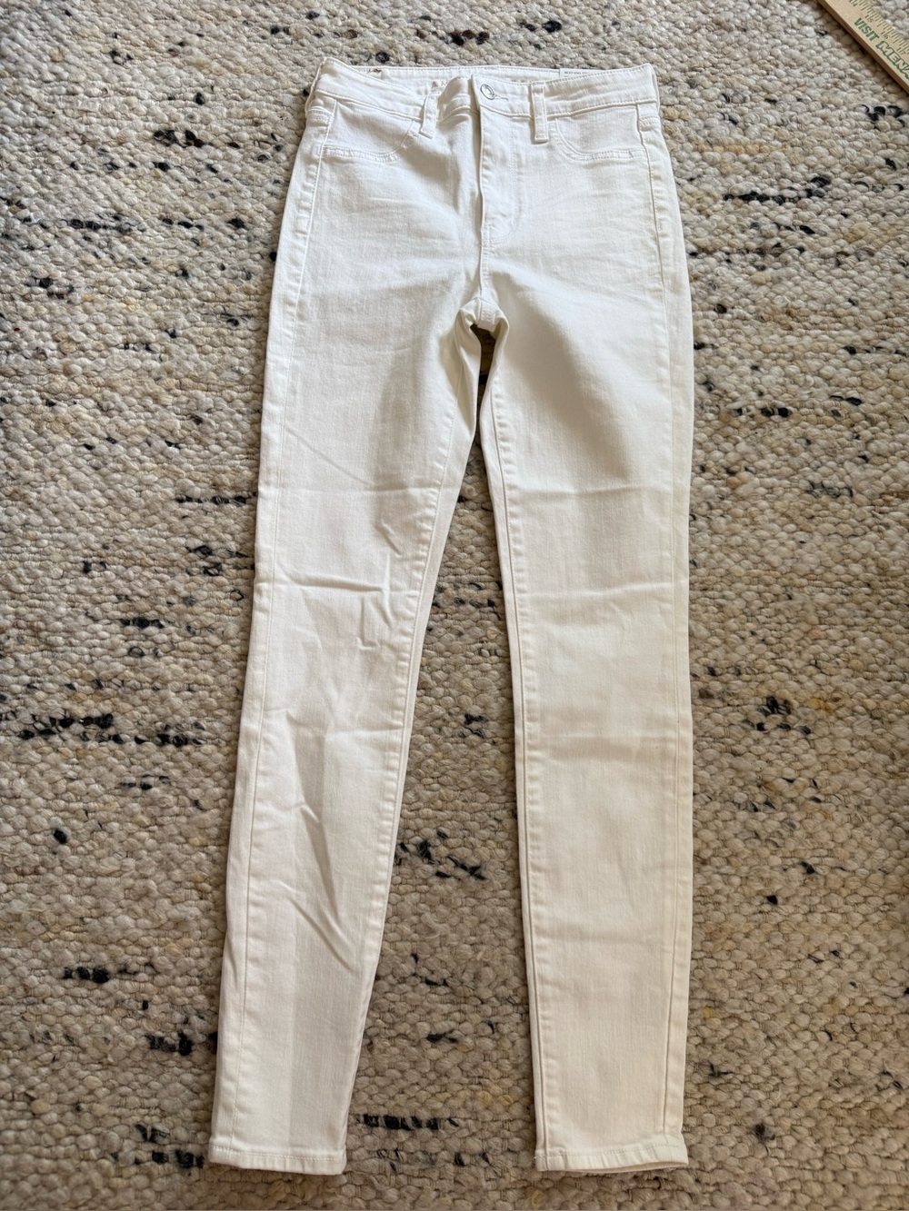NWT American Eagle Super high-rise white jegging size 6 long